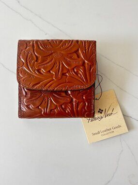 Patricia Nash Astra Bifold Wallet RFID Tooled Italian Leather Cognac Brown NEW